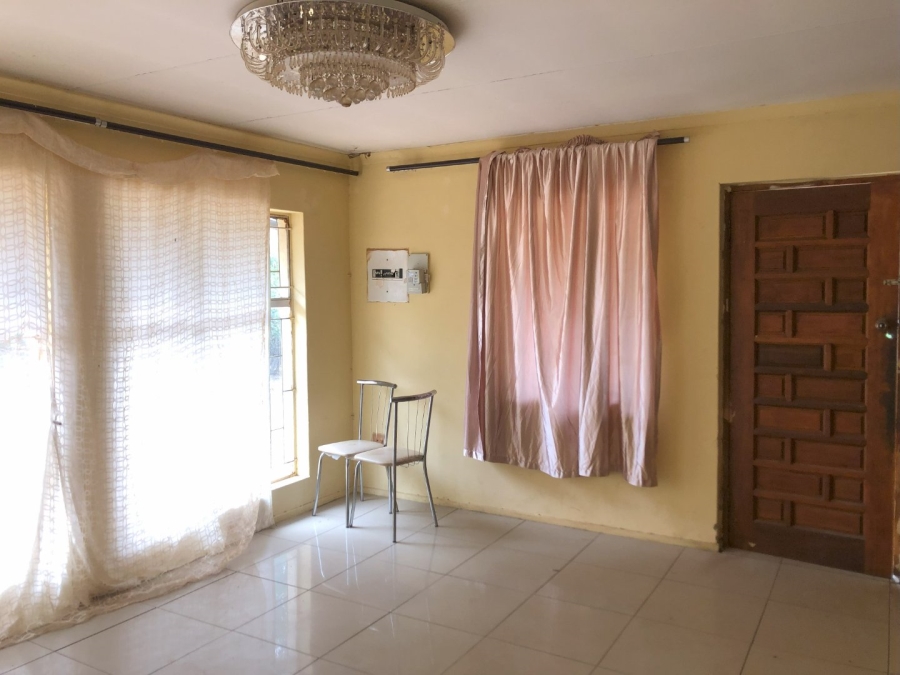3 Bedroom Property for Sale in Molifi Tau Kloof Free State